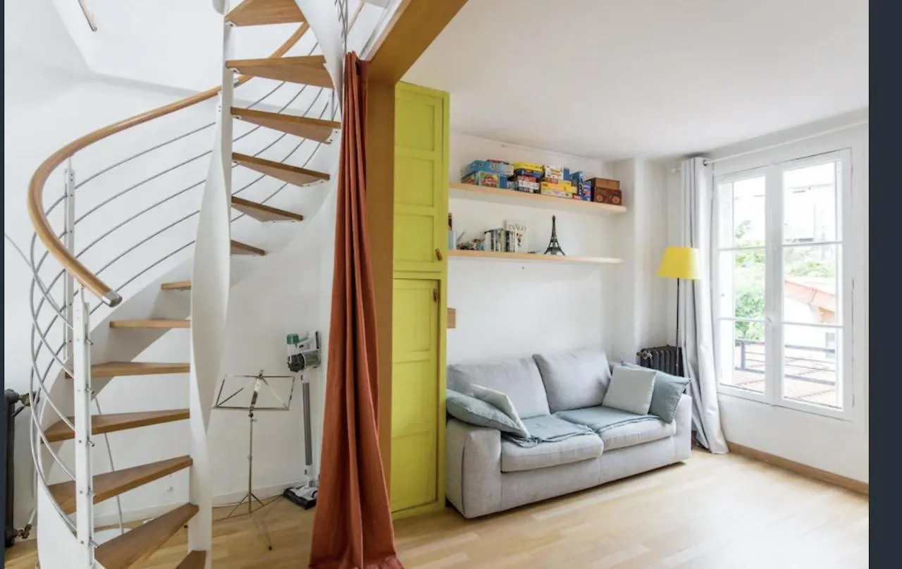 Paris Petit Appartement Lumineux Et Atypique