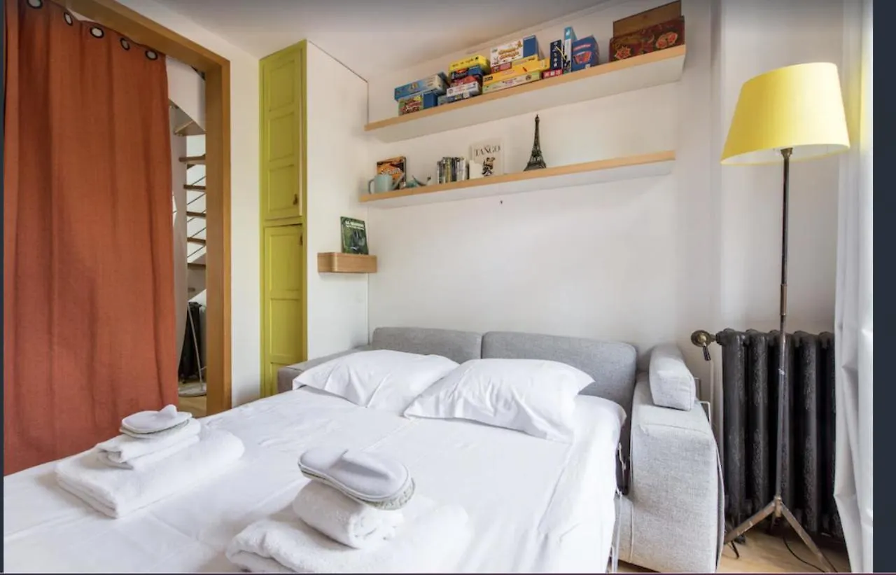 Paris Petit Appartement Lumineux Et Atypique location