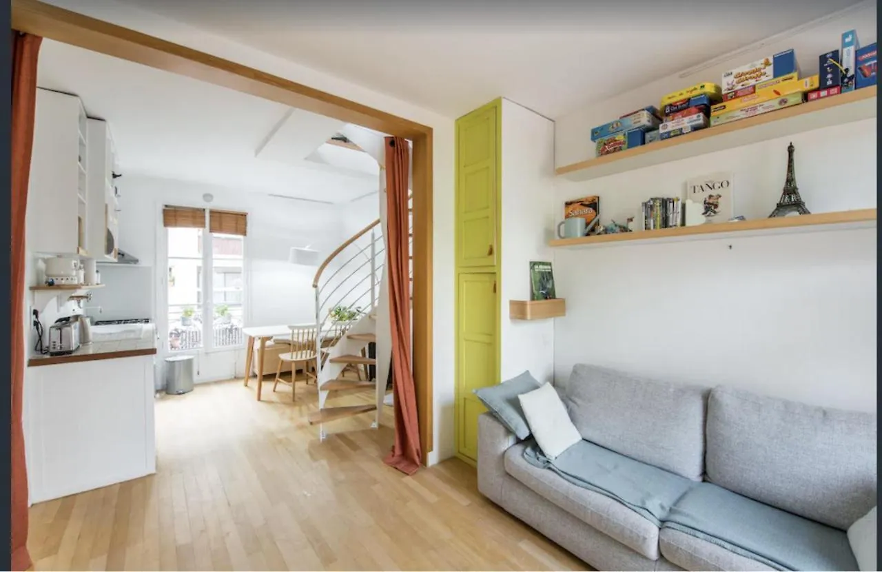 Paris Petit Appartement Lumineux Et Atypique France